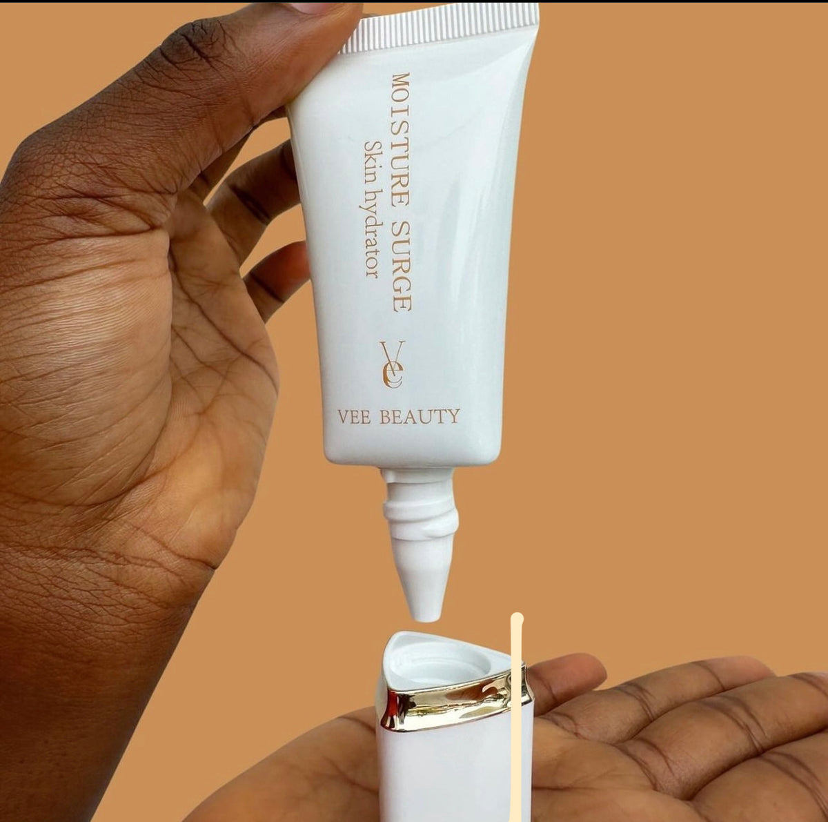 Vee Beauty - Base de teint hydratante